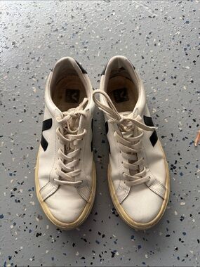Veja White Sneakers with Black V Logo well used size 41